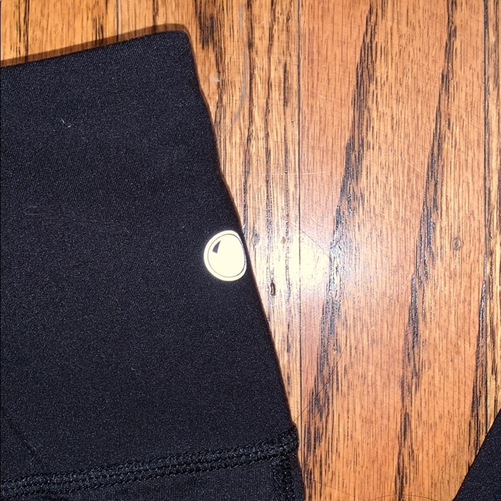 2 pairs of yogalicious leggings